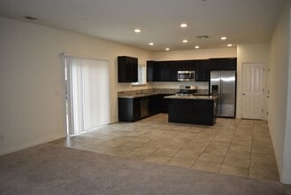 3201 Radiant Wy in Roseville, CA - Building Photo - Building Photo