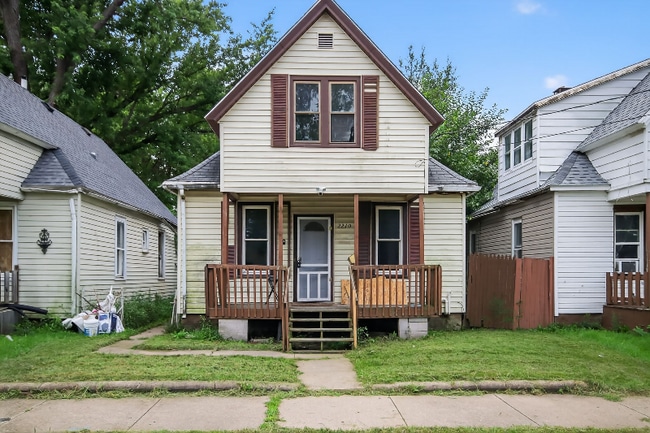 property at 2210 W Wiswall St