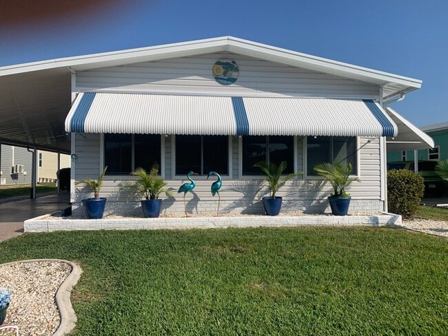 property at 9 Jaruco Ct