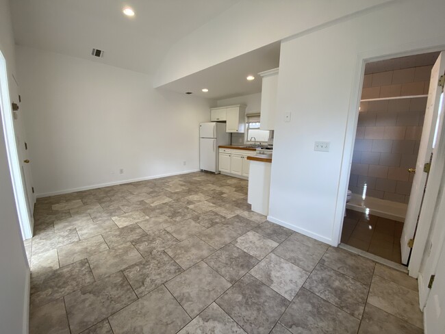 355 Bayville Ave in Bayville, NY - Building Photo - Building Photo
