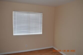 1536 Cardinal St in Los Banos, CA - Building Photo - Building Photo