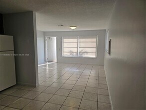 4564 NW 16th Terrace in Fort Lauderdale, FL - Building Photo - Building Photo