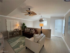 7046 Barrington Cir in Naples, FL - Foto de edificio - Building Photo