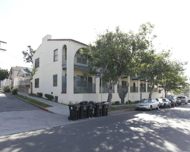 230-240 N Reno St in Los Angeles, CA - Building Photo - Building Photo