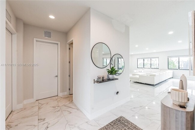 4761 Sophia Dr in Ave Maria, FL - Foto de edificio - Building Photo