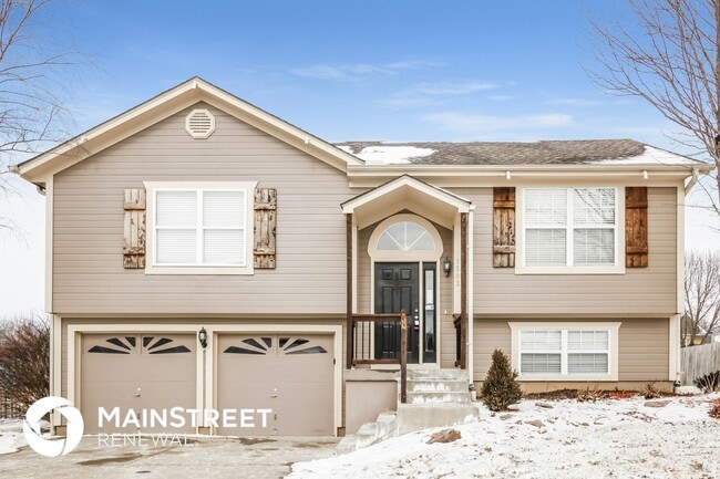 1502 Willow Dr in Greenwood, MO - Building Photo - Building Photo