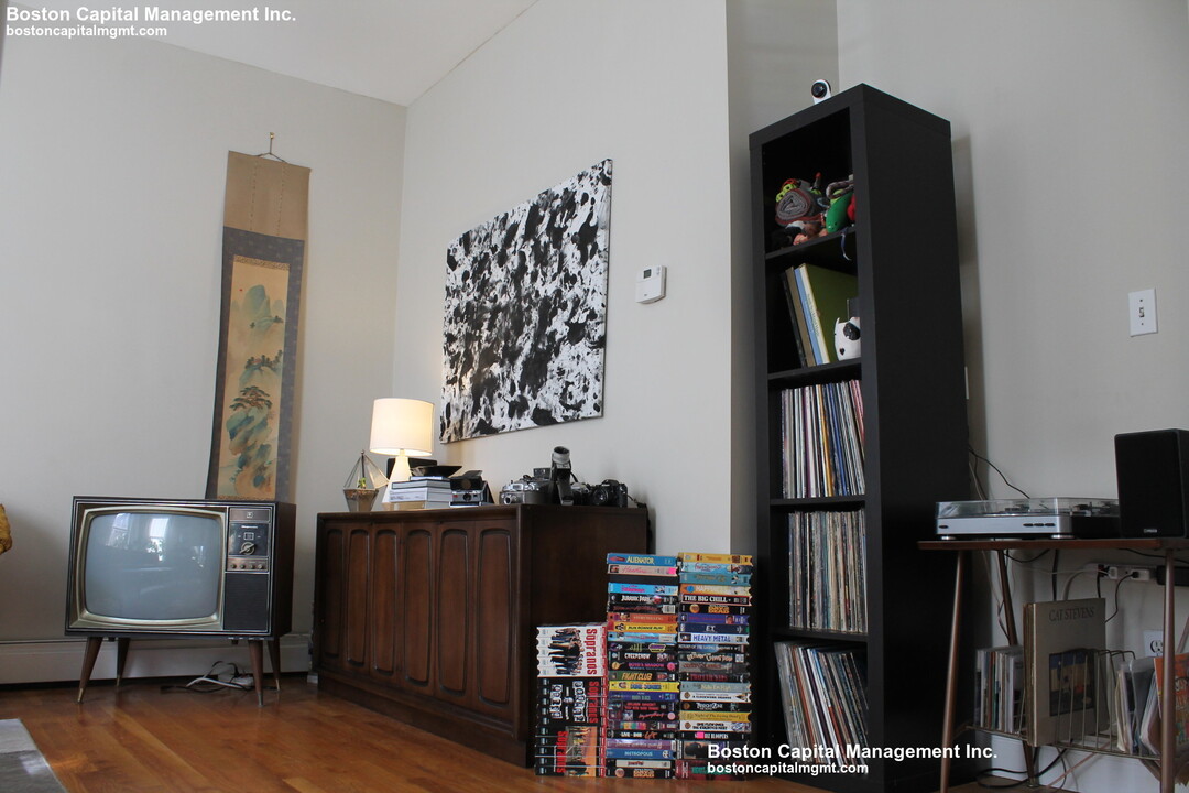 24 Portsmouth St, Unit 1 in Cambridge, MA - Building Photo