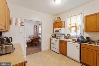 2039 N Gratz St in Philadelphia, PA - Building Photo - Building Photo