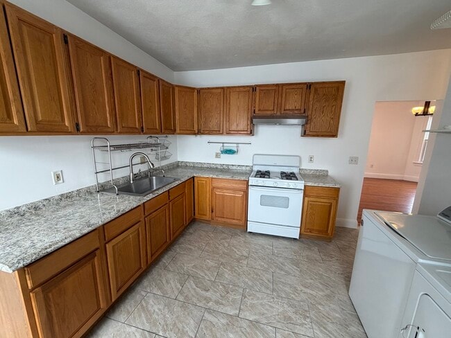 44 Francis St, Unit 3 in Everett, MA - Building Photo - Building Photo