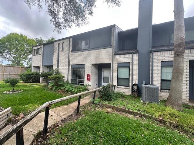9009 Imogene St in Houston, TX - Foto de edificio