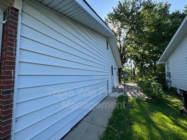 11306 Parkmont Dr in St. Louis, MO - Building Photo - Building Photo