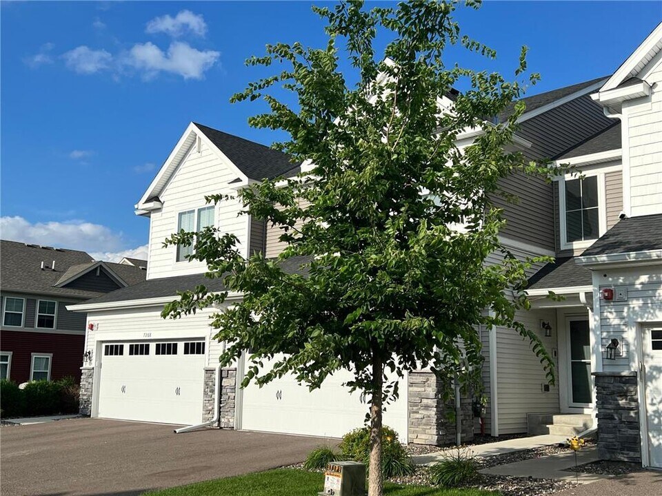 7262 Alvarado Ln N in Maple Grove, MN - Building Photo