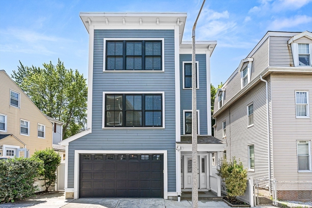 30 Middle St in Boston, MA - Building Photo