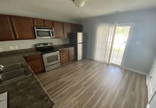 101 Glen Cannon Drive in Jacksonville, NC - Building Photo - Building Photo