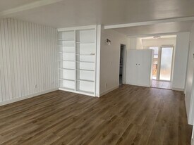 8346 Manitoba St, Unit 4 in Playa Del Rey, CA - Building Photo