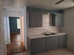 1255 E 21st St in San Angelo, TX - Building Photo - Building Photo