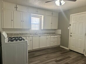 2816 40th St in Lubbock, TX - Foto de edificio - Building Photo