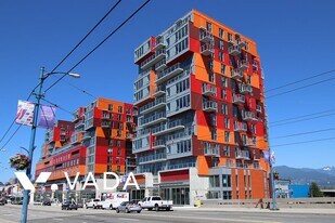 955 E Hastings St in Vancouver, BC - Building Photo