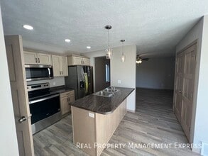 3-Bedroom, 1.5 Bath Townhome in Sioux Falls, SD - Building Photo - Building Photo