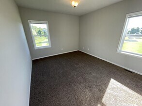 2280 James Kelly Ln in Beloit, WI - Building Photo - Building Photo