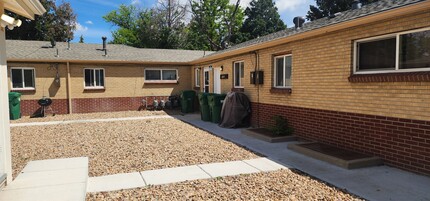 1685 Chester St in Aurora, CO - Building Photo - Building Photo