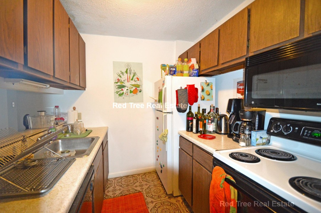 41 Belmont St-Unit -38 in Somerville, MA - Building Photo