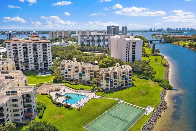 364 Golfview Rd in North Palm Beach, FL - Building Photo - Building Photo