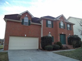 4324 Aylesbury Dr in Knoxville, TN - Building Photo