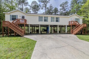 6165 E Lafayette St in Bay St. Louis, MS - Building Photo