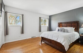 161 Village Ct in Des Plaines, IL - Building Photo - Building Photo
