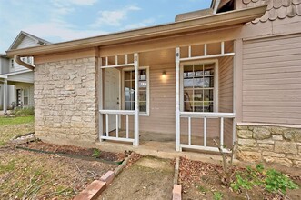 8101 West Gate Blvd in Austin, TX - Building Photo - Building Photo