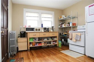 21 Hilltop Ave, Unit 1st floor in Providence, RI - Building Photo - Building Photo