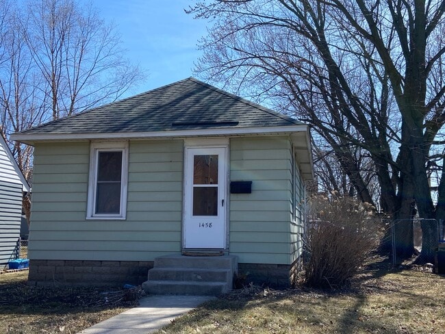 property at 1458 Almond Ave