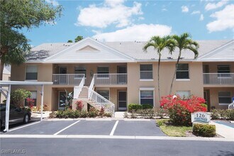 126 Pebble Shores Dr in Naples, FL - Building Photo - Building Photo