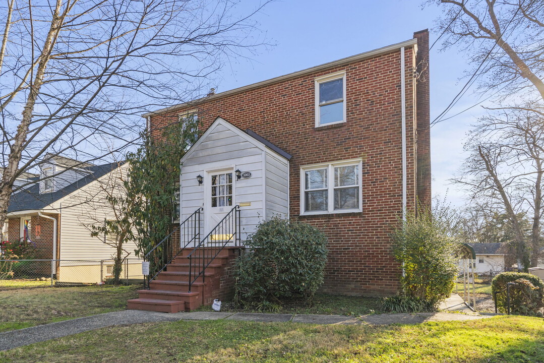 5003 Erie St in College Park, MD - Building Photo