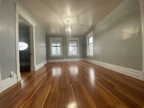 743 Academy St in Kalamazoo, MI - Building Photo - Building Photo