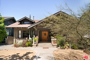 1421 Edgecliffe Dr in Los Angeles, CA - Building Photo