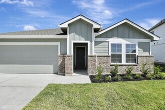 1718 San Jacinto Dr in Brenham, TX - Building Photo - Building Photo