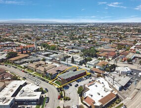 Brenton Apartments in Lynwood, CA - Building Photo - Building Photo