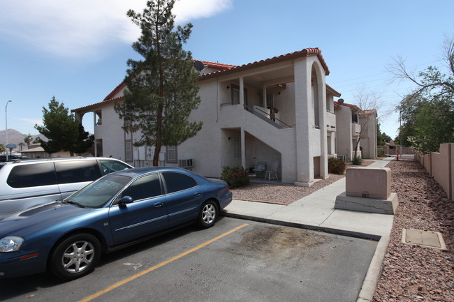 3990 E Carey Ave in Las Vegas, NV - Building Photo - Building Photo