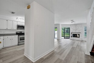 11652 NW 19th Dr in Coral Springs, FL - Building Photo