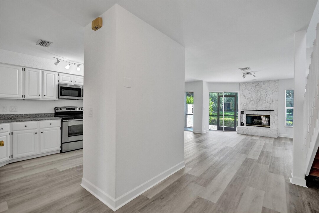 11652 NW 19th Dr in Coral Springs, FL - Building Photo