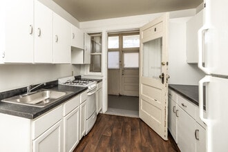 Lenox Properties in Des Moines, IA - Foto de edificio - Interior Photo