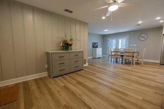 1501 Sharon Rd in Tallahassee, FL - Building Photo - Building Photo