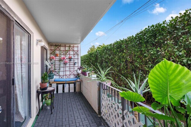 9022 NE 8th Ave in Miami Shores, FL - Building Photo - Building Photo