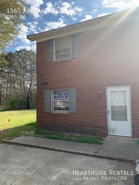 property at 1565 Ashland Dr