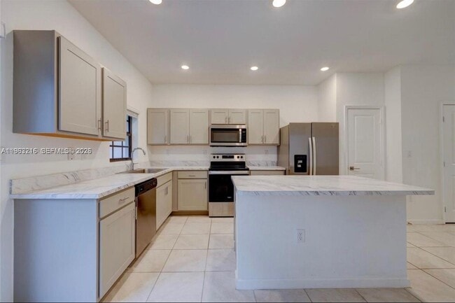 1170 SW 7th Ct in Florida City, FL - Building Photo - Building Photo