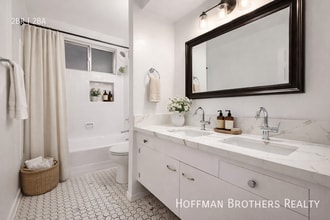 337 S Elm Dr, Unit 3 in Beverly Hills, CA - Building Photo - Building Photo