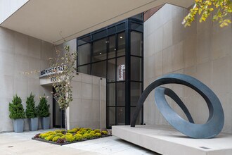 The Crescent in Clayton, MO - Building Photo - Building Photo