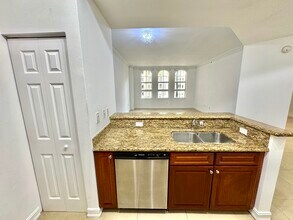 3001 NE 185th St, Unit 238 in Aventura, FL - Building Photo - Building Photo